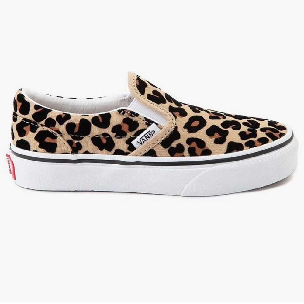 New with tags leopard Vans size 8